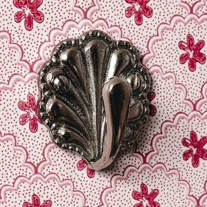 Perchero de pared decorativo vintage de metal con doble gancho, organizador resistente para abrigos, sombreros y llaves - Product Image 3