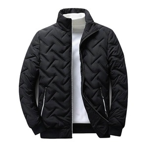 Chaqueta Acolchada Personalizada de Alta Calidad al por Mayor OEM, Chaqueta Acolchada de Nailon Brillante 100% Poliéster para Mujer - Product Image 2