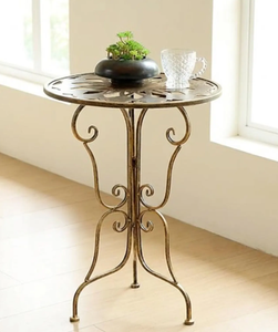 Mesa Auxiliar de Hierro Forjado Dorado Antiguo con Tapa Decorativa Calada y Patas Curvas con Volteado, Pequeña Mesa de Centro para Sala de Estar - Product Image 3