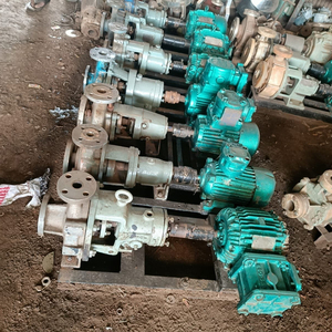 Bomba de Agua Industrial Usada de Alta Presión y Gran Capacidad con Motor Diésel en Venta - Product Image 1