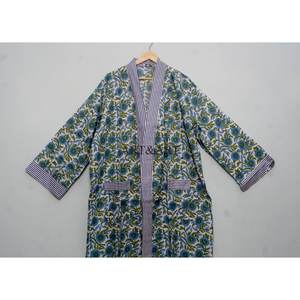 Kimono de Mujer 100% Algodón Orgánico Hecho a Mano, Estilo Tradicional, Estampado Floral, Cuello en V, Cierre con Cordón, Transpirable para Verano - Product Image 2