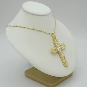 สร้อยคอจี้รูปกางเขนประดับเพชรหรูหราทันสมัย เงินแท้ 925 ชุบทอง ประดับเพชรเลี้ยงในห้องปฏิบัติการ สำหรับผู้ชาย - Product Image 1