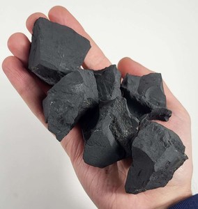 Shungite naturelle brute non taillée |   Fournisseur en gros de pierres minérales de Shungite noire non polie en provenance d'Inde - Product Image 2