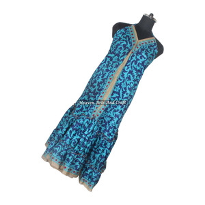 Achetez en gros un lot de robes pour femmes : Robe parapluie vintage en soie, Robe maxi Ibiza, Robe de soirée, Robe longue tropicale, Robe hippie - Product Image 5