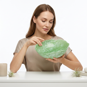 Bol en résine polie fait main, design classique, couleur verte écologique, plat de service alimentaire, idéal pour offrir - Product Image 1