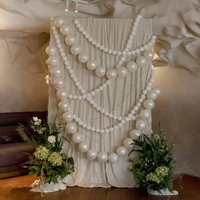 LANJO Guirlande de boules géantes en mousse élégante, décoration de mariage, pendentif chaîne de perles suspendue, blanc/argent, plusieurs tailles, utilisation extérieure, livraison rapide