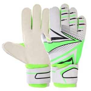 Gants de gardien de but de football d'entraînement intensif avec adhérence en latex haute performance et verrouillage du poignet pour la durabilité des gants de football en match - Product Image 3