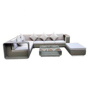 Juego de muebles de exterior de ratán polivinílico de diseño moderno con marco de aluminio Sofás de jardín versátiles para uso en Villa Hotel Patio y taller - Product Image 1