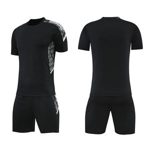 Tenue de football personnalisée en tissu à séchage rapide, maillots et uniformes de football imprimés et uniformes de football simples pour jeunes - Product Image 5