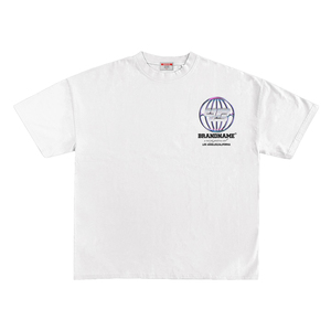 เสื้อยืดคอกลมแขนสั้นสีขาวสำหรับผู้ชาย ทรงปกติ สวมใส่สบาย ผลิตจากผ้าเจอร์ซีย์คอตตอน พิมพ์ลายโลโก้ด้านหน้าแบบ DTF - Product Image 1