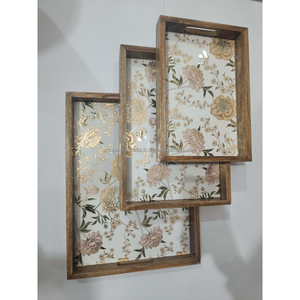 Juego de bandejas de madera de mango premium, beige, con arte floral dorado en esmalte, bandejas decorativas de madera para desayuno y regalos - Product Image 1