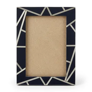 Cadre photo en résine à motif géométrique, vertical, sur pied, pour table, cadre photo moderne en résine, décoratif et artistique - Product Image 2