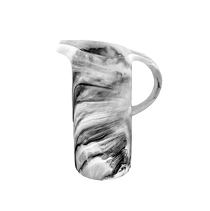 เหยือกน้ำเซรามิกสีดำขาวลายหินอ่อนพร้อมหูจับสำหรับใช้ในครัว - Product Image 1