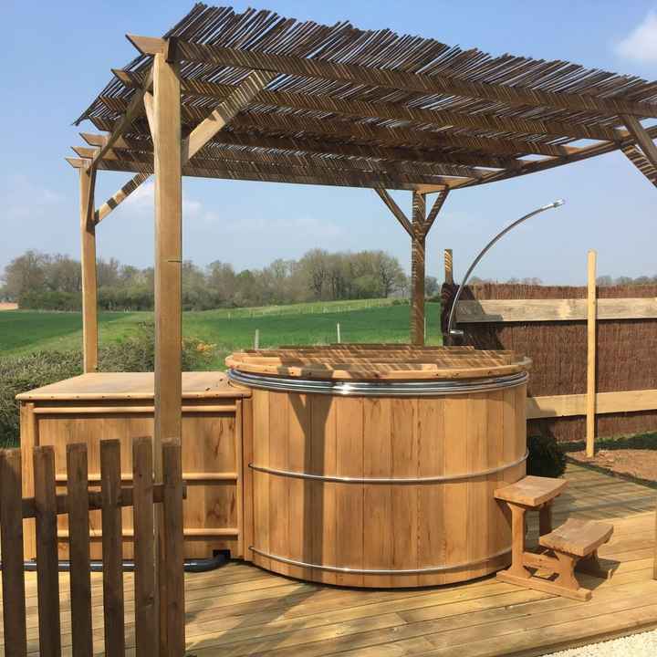 Luxury 180 Round Spa Tubs 304 Stainless Steel Red Cedar Wood Cover With Wooden Lid & LED Lamp for Hotels Resorts Outdoor Villas