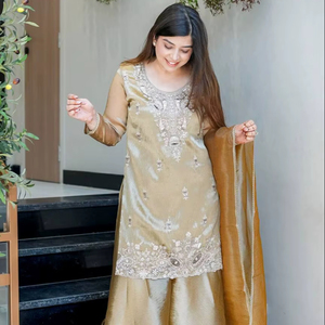 Ensemble de salwar kameez brodé pour femmes, vêtements de fête haut de gamme et costume luxueux aux couleurs pastel - Product Image 1