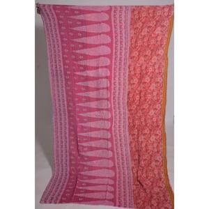 Colcha Kantha de Algodón con Estampado Floral Rosa, Hecha a Mano en India, Manta Vintage, Cubrecama Boho, Reversible - Product Image 1