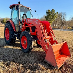 Tracteur Kubota 4x4, moteur diesel, équipement agricole, petit tracteur agricole, modèle robuste pour les travaux agricoles - Product Image 1