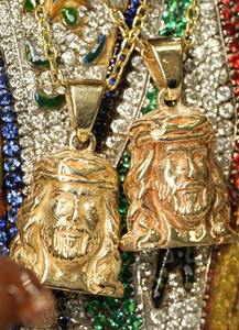 Colgante de Jesús de Plata de Ley 925 Chapado en Oro de Lujo con Moissanita Natural, Estilo Hip Hop Iced Out, Retrato 3D Hiperrealista Esmaltado - Product Image 4