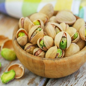 Pistaches séchées biologiques de qualité supérieure, disponibles en coquilles ou en amandes, en gros, à prix avantageux - Product Image 1