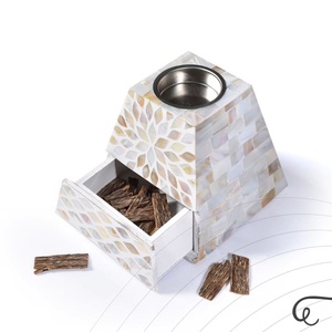 Porte-encens en nacre avec base en bois de santal, diffuseur aromatique écologique et tiroir de rangement - Product Image 4