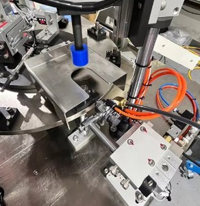 Máquina de Ensamblaje de Juntas Tóricas Totalmente Automática DaZhan de 8 Estaciones con Sistema Integrado de Dispensación de Aceite, 2 Componentes, 1 Año de Garantía - Product Image 5