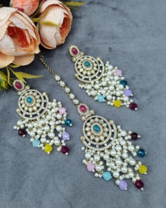 Conjunto de collar choker de perlas pesadas con mang tika y pendientes para mujer, colección de joyería étnica de diseño. - Product Image 6