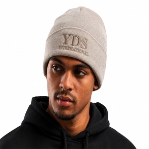 Gorro de Punto Personalizado con Puño, Calidad Premium, Tejido Suave, Cálido y Cómodo, Listo para el Invierno, Calidad de Exportación, Hecho a Medida - Product Image 1