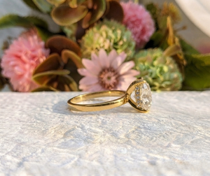 Anillo de Compromiso y Boda de Lujo en Oro Amarillo Sólido de 14K con Moissanita Ovalada de 2.20 CTW para Mujer, Regalo de Joyería Fina - Product Image 3