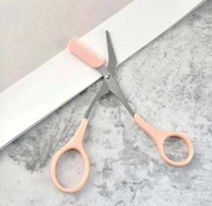 Tijeras para Cejas de Acero Inoxidable con Peine, Color Rosa y Plateado, Herramienta de Precisión para el Cuidado de las Cejas para Mujeres, Peine Incorporado, Mango Cómodo - Product Image 3
