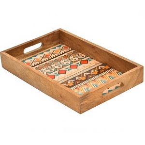 Plateau de service en bois avec base imprimée en émail, plateau de petit-déjeuner rustique avec poignées découpées - Product Image 1