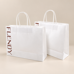 Bolsa de Papel Blanca con Logotipo Personalizado, Asas Retorcidas, Base Reforzada, Bolsa de Compras de Lujo para Negocios, Fábrica OEM en Vietnam - Product Image 1