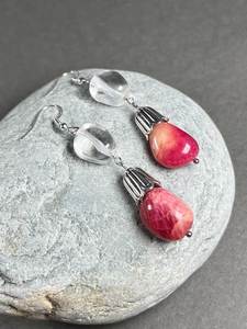 Boucles d'oreilles contemporaines en résine, faites à la main, bijoux botaniques en résine, boucles d'oreilles artistiques en résine époxy, boucles d'oreilles statement, résine florale de jardin - Product Image 6