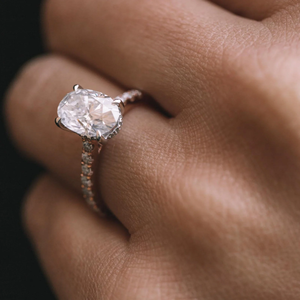 แหวนหมั้นเพชรทรงรี ชุบทอง 14K แบบหนามเตย สไตล์คลาสสิก - Product Image 2