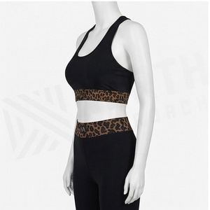 Conjunto de Yoga de 2 Piezas North Approach, Negro con Detalles de Leopardo, Cintura Alta, Top Deportivo con Espalda Cruzada, Leggings Transpirables, Ropa Deportiva para Mujer - Product Image 3