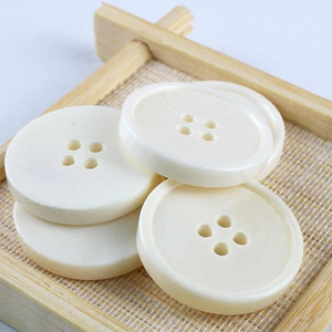 Boutons en os de buffle naturels écologiques pour vêtements, vestes, faits à la main et durables - Product Image 4
