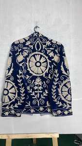 Chaqueta de Terciopelo Bordada Vintage, Corte Holgado, Manga Larga, Estampado Floral, Sin Cuello, Ropa Formal de Invierno, Bordado a Mano, Ropa Casual - Product Image 2