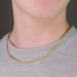 Collar de Cadena de Eslabones Dorados para Hombre y Mujer - Product Image 3
