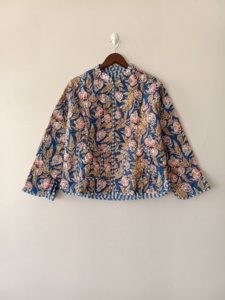เสื้อแจ็คเก็ตผ้าฝ้าย 100% คอวี พิมพ์ลายดอกไม้ พรีเมียมสำหรับสุภาพสตรี แบบกลับด้านได้ - Product Image 2