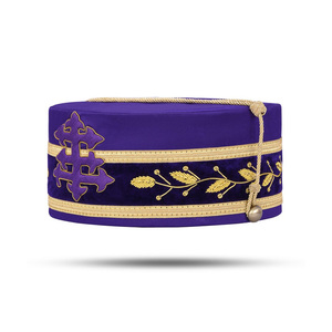 Coiffe de cérémonie artisanale en velours violet avec croix de Jérusalem et broderie en fils d'or, modèle haut de gamme personnalisé - Product Image 2