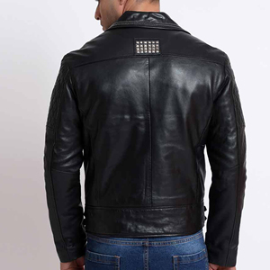 Abrigo Largo de Cuero para Otoño, Estilo Elegante, Acabado en Gamuza de Lujo, Tacto Suave, Doble Botonadura, Silueta Elegante, Marca Solid Trader - Product Image 5