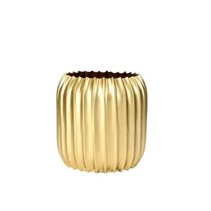 Vase de sol en céramique moderne Art Déco, design côtelé fait main, finition dorée, pot de plante décoratif pour l'intérieur/l'extérieur, pour la maison - Product Image 4