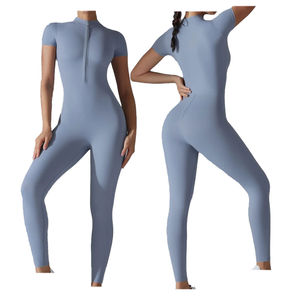 Nuevos Monos Cortos de Yoga para Mujer con Manga Corta, Leggings Acolchados, Bodysuits con Aberturas, Ropa Deportiva de Gimnasio de Secado Rápido, Sin Costuras, Spandex/Nylon - Product Image 1
