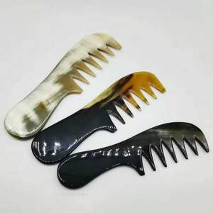 Peine de cuerno natural tallado a mano para peinar el cabello, hecho de cuerno de búfalo auténtico, diseño atractivo, hecho en India. - Product Image 5