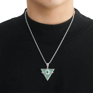 Colgante de Alta Demanda Chapado en Rodio con Circonita Cúbica Verde, Joyería Religiosa Unisex de Latón Ecológico, 47mm de Largo - Product Image 3