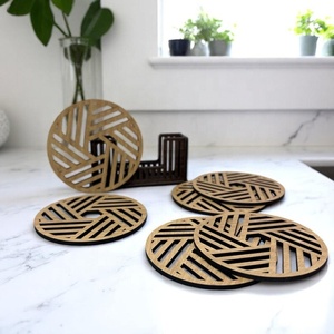 Ensemble de sous-verres en bois massif découpés au laser, géométriques et modernes, faits à la main, résistants à la chaleur, pour café et thé - Product Image 2