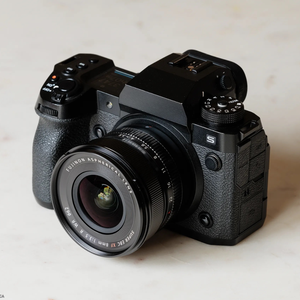 Lente Prime Ultra Gran Angular XF <span class=keywords><strong>8mm</strong></span> F/3.5 R WR Resistente a la Intemperie para Cámaras sin Espejo Fujifilm con Montura X - Product Image 6