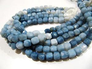Ópalo Azul Natural en Forma de Cubo, Facetado, 3D, con Sombreado, 7-8mm, Hilo de 8 Pulgadas - Product Image 1