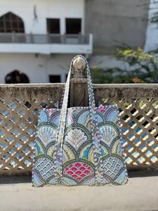 Bolsa de Mano Acolchada de Algodón Hecha a Mano, Bolsa de Compras Reutilizable Estampada - Product Image 6