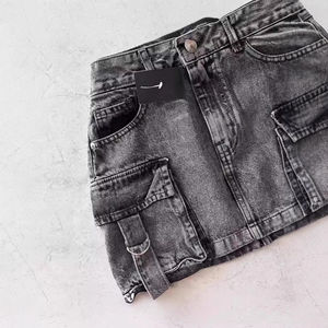 Tendance 2026 HSI Jupe en denim semi-extensible, modèle haut et bas fantaisie, avec ceinture cargo classique et multiples poches, style chic - Product Image 3