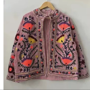 Produit phare en gros : Veste en velours brodée Suzani pour femme, manteau court d'hiver, veste bomber bohème boutonnée, prix d'usine - Product Image 1